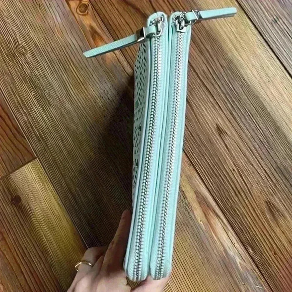 Stella & Dot Light Blue Clutch - Picture 10 of 12